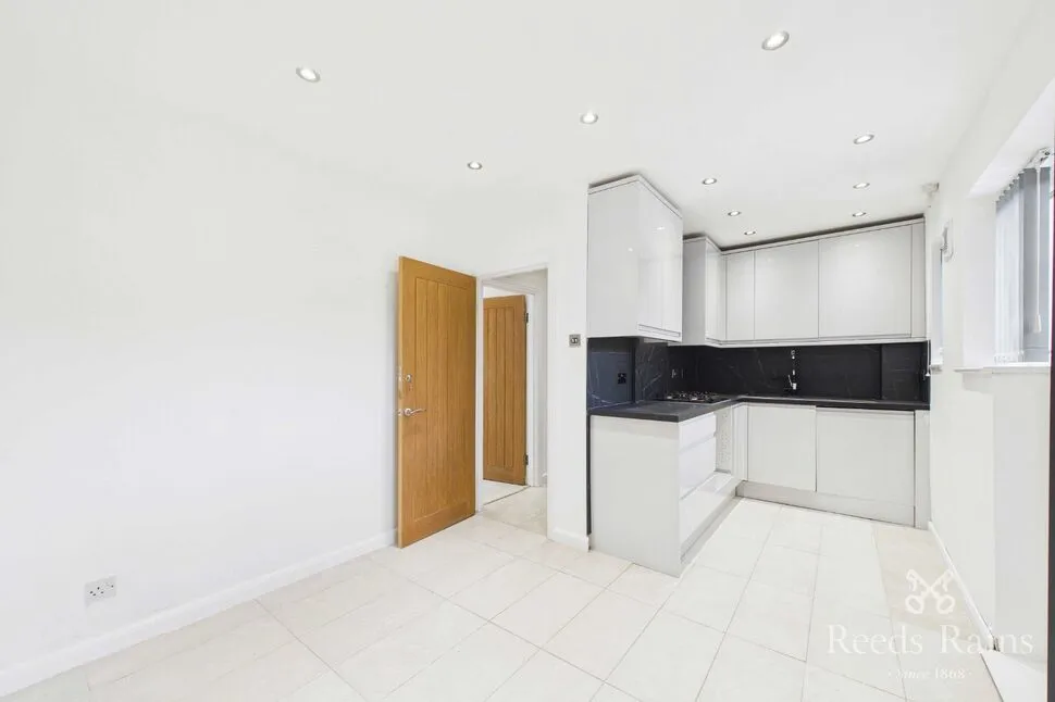 Walpole Road, Huddersfield, West Yorkshire, HD4, photo 5
