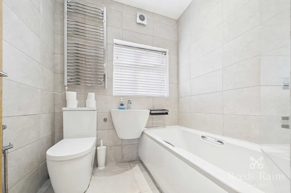 Walpole Road, Huddersfield, West Yorkshire, HD4, photo 6