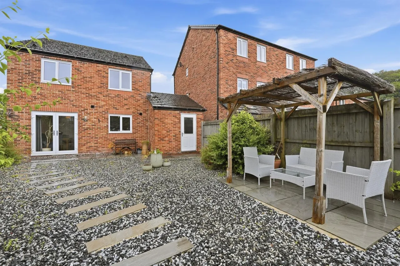Leat Place, Bollington, photo 23