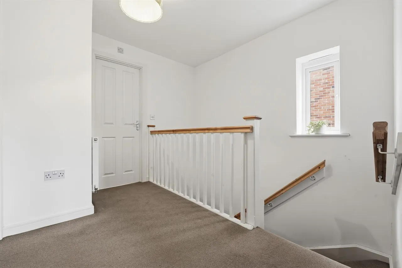 Leat Place, Bollington, photo 12