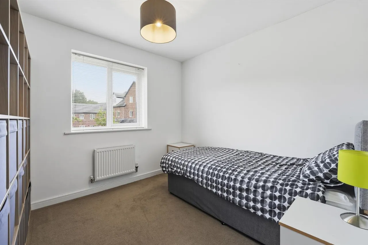 Leat Place, Bollington, photo 16