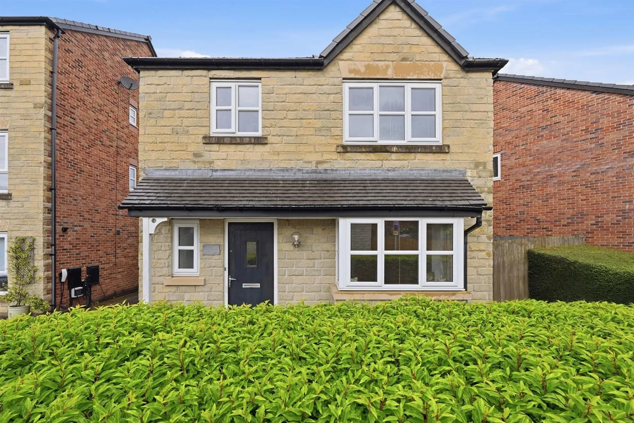 Leat Place, Bollington, photo 22