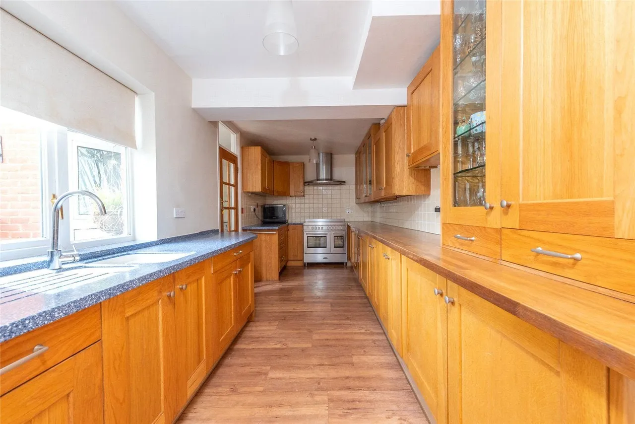 Church Lane, Arborfield, RG2, photo 4