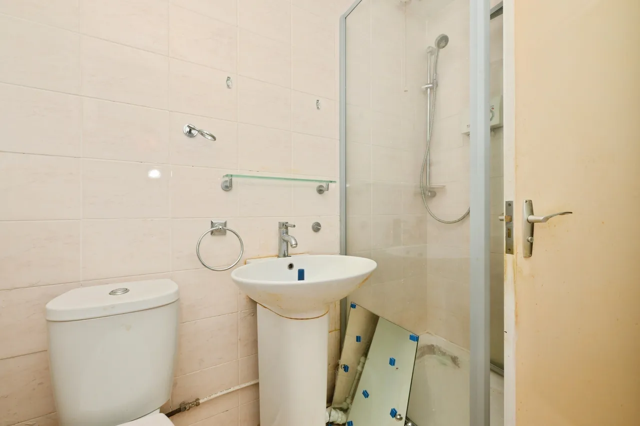 Magpie Close, Enfield, EN1, photo 17