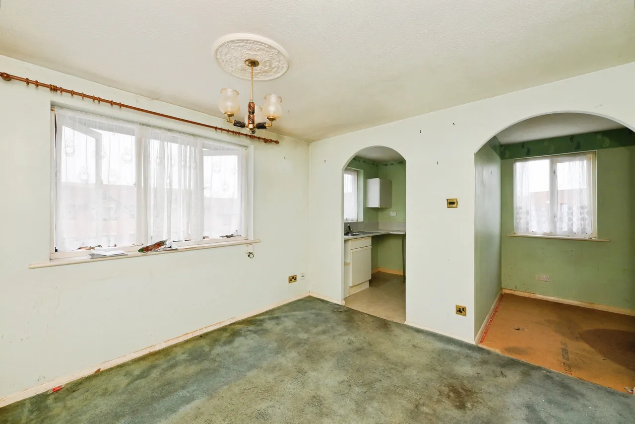 Magpie Close, Enfield, EN1, photo 18