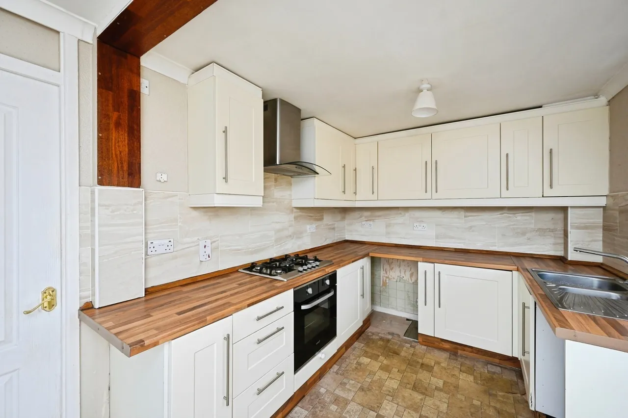 St. Peters Drive, Rainworth, Mansfield, Nottinghamshire, NG21, photo 2