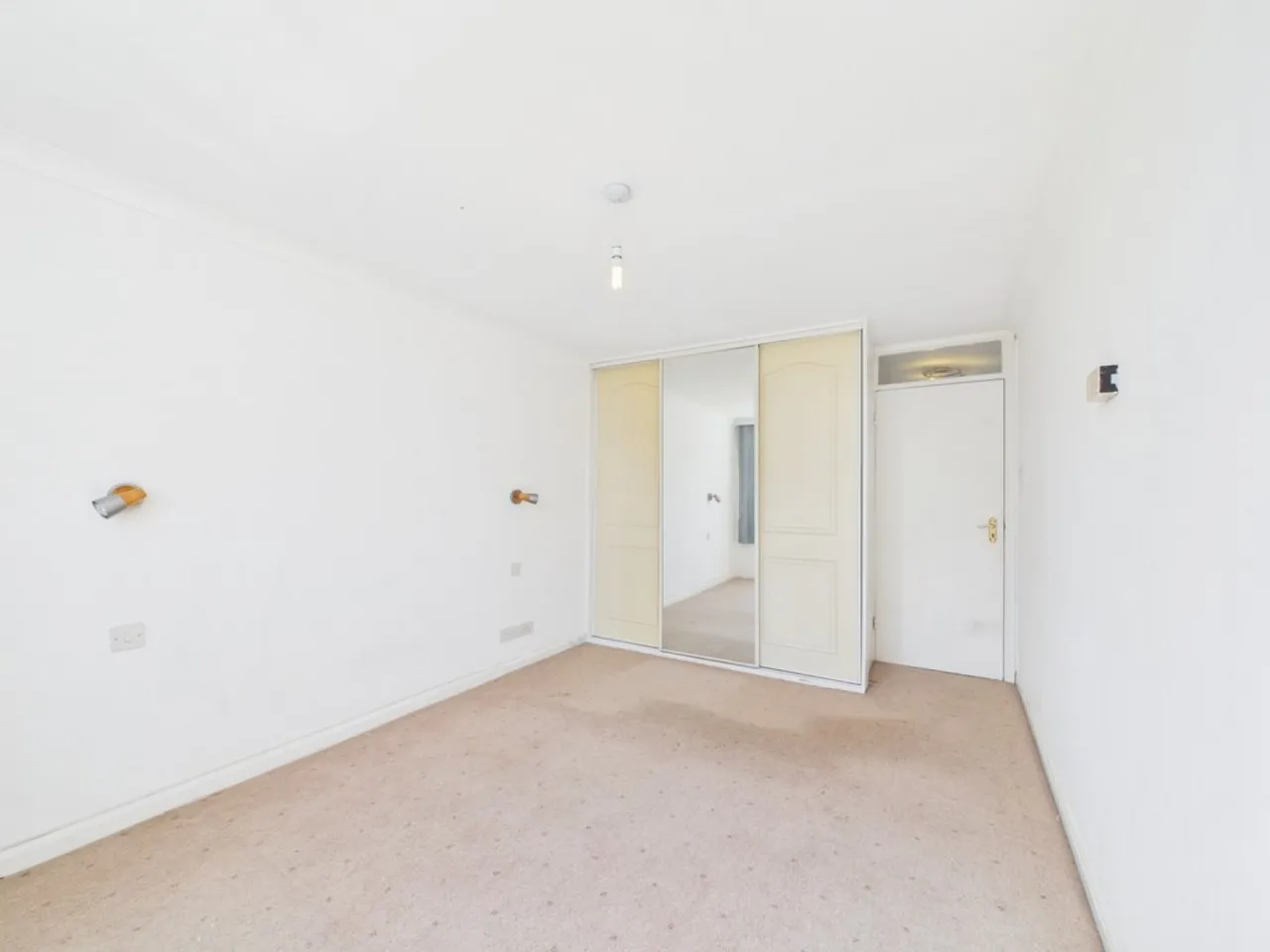 Hoe Court, Lockyer Street, photo 7