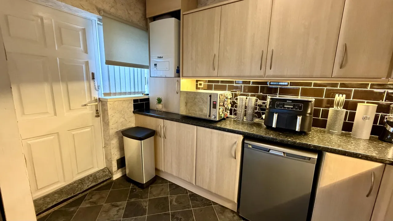 Broadstone Way, Bradford, BD4, photo 14