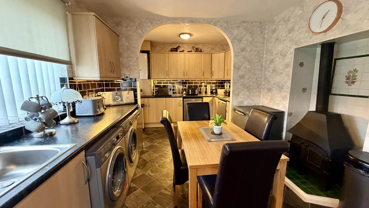 Broadstone Way, Bradford, BD4, photo 11