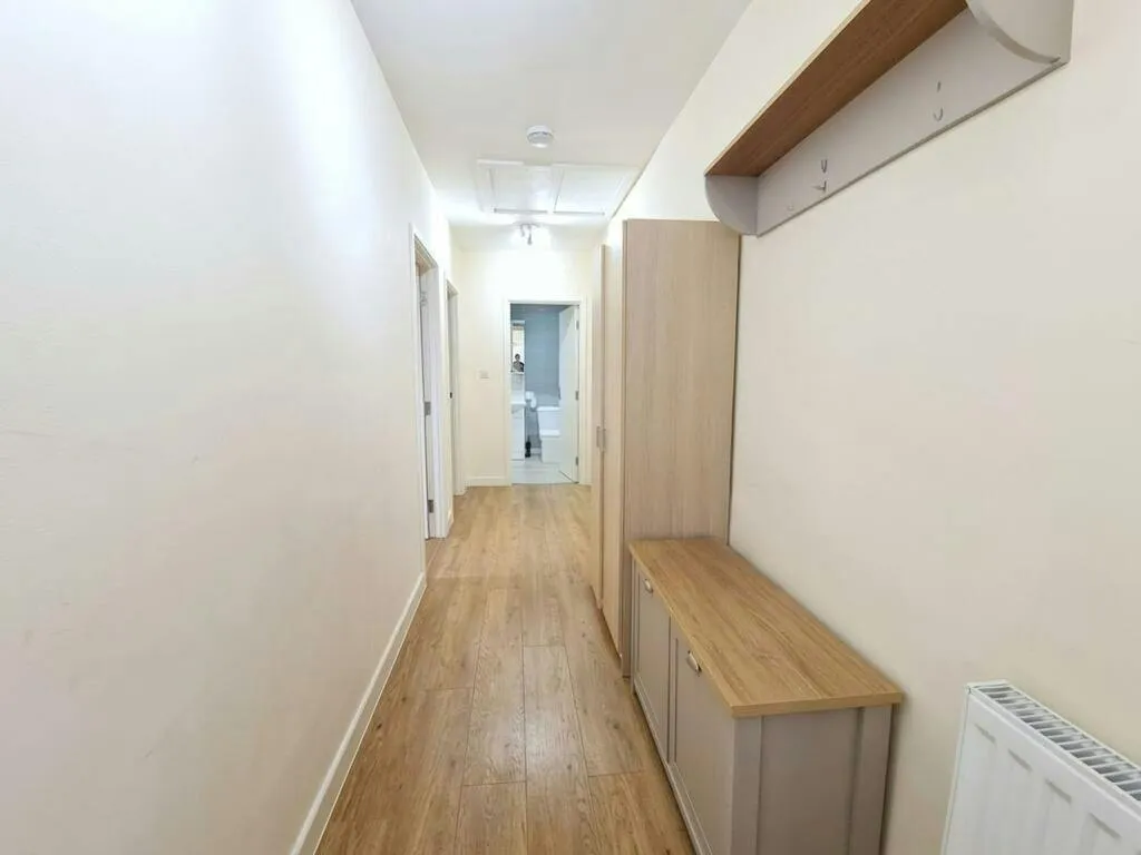 Staines Road, Feltham, TW14, photo 7