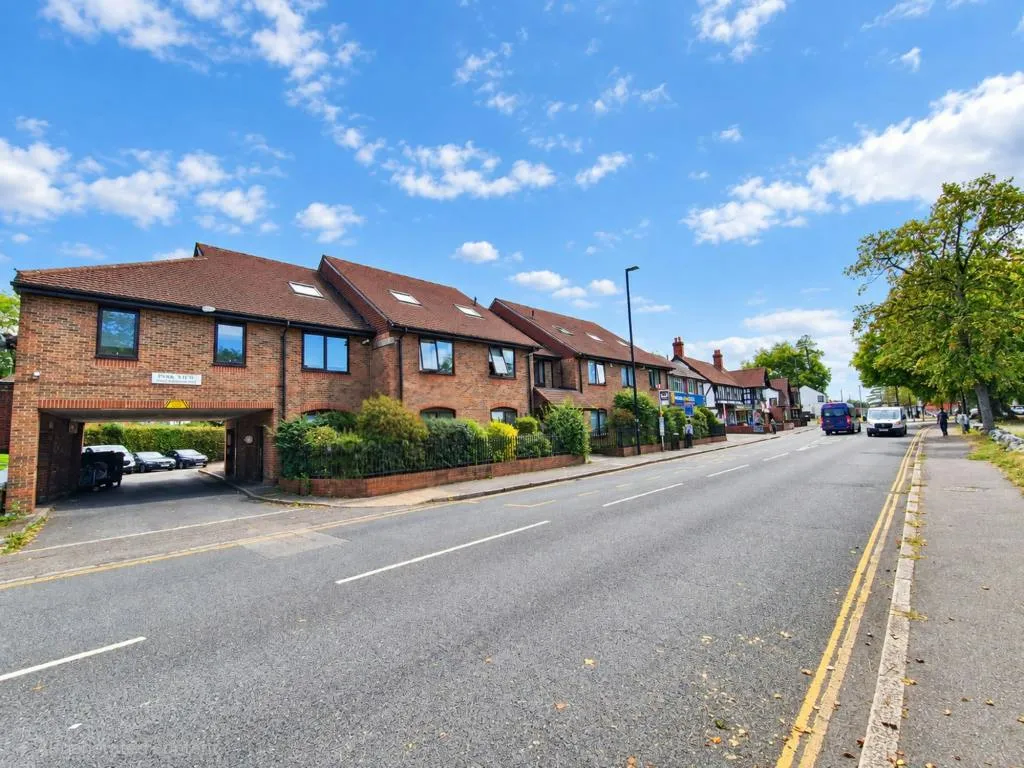 Staines Road, Feltham, TW14, photo 10