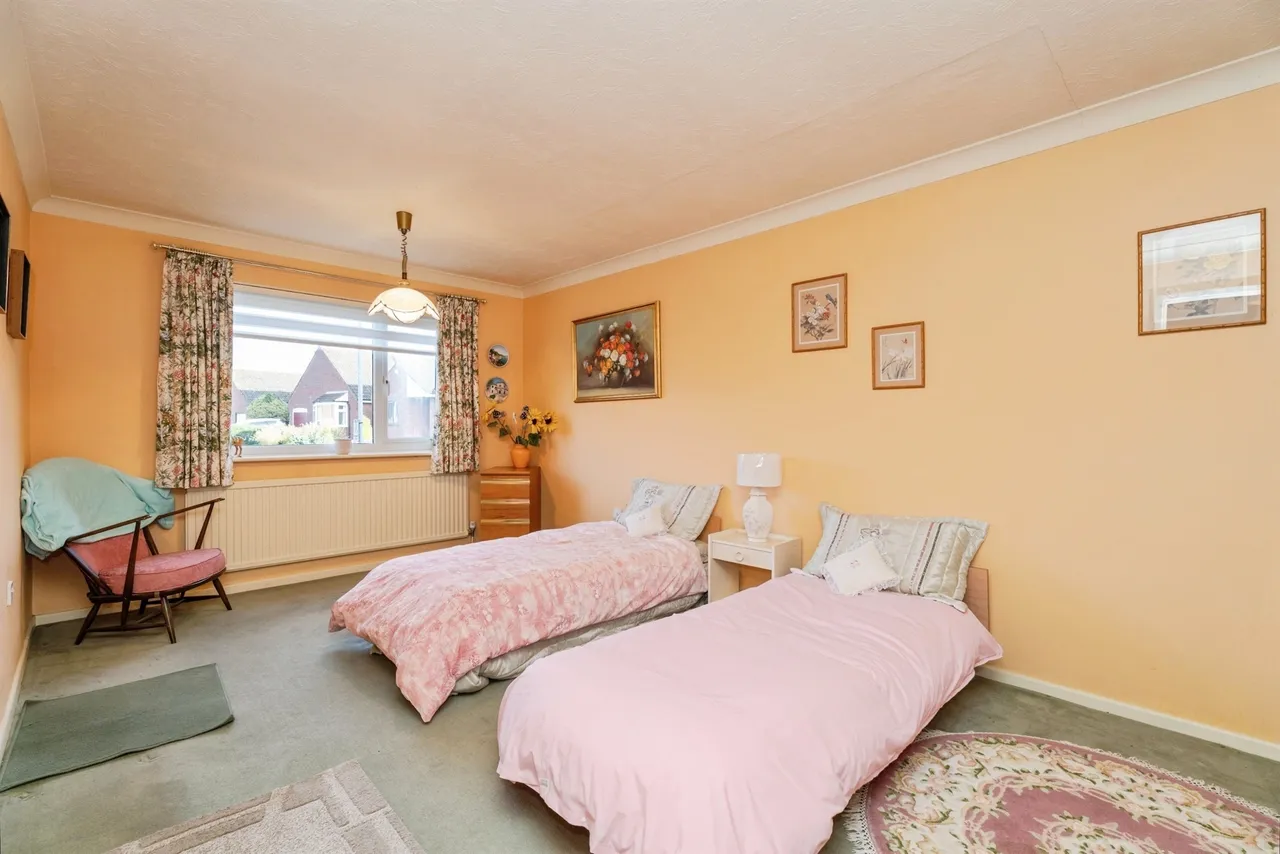 Meadow Close, Holt, photo 9