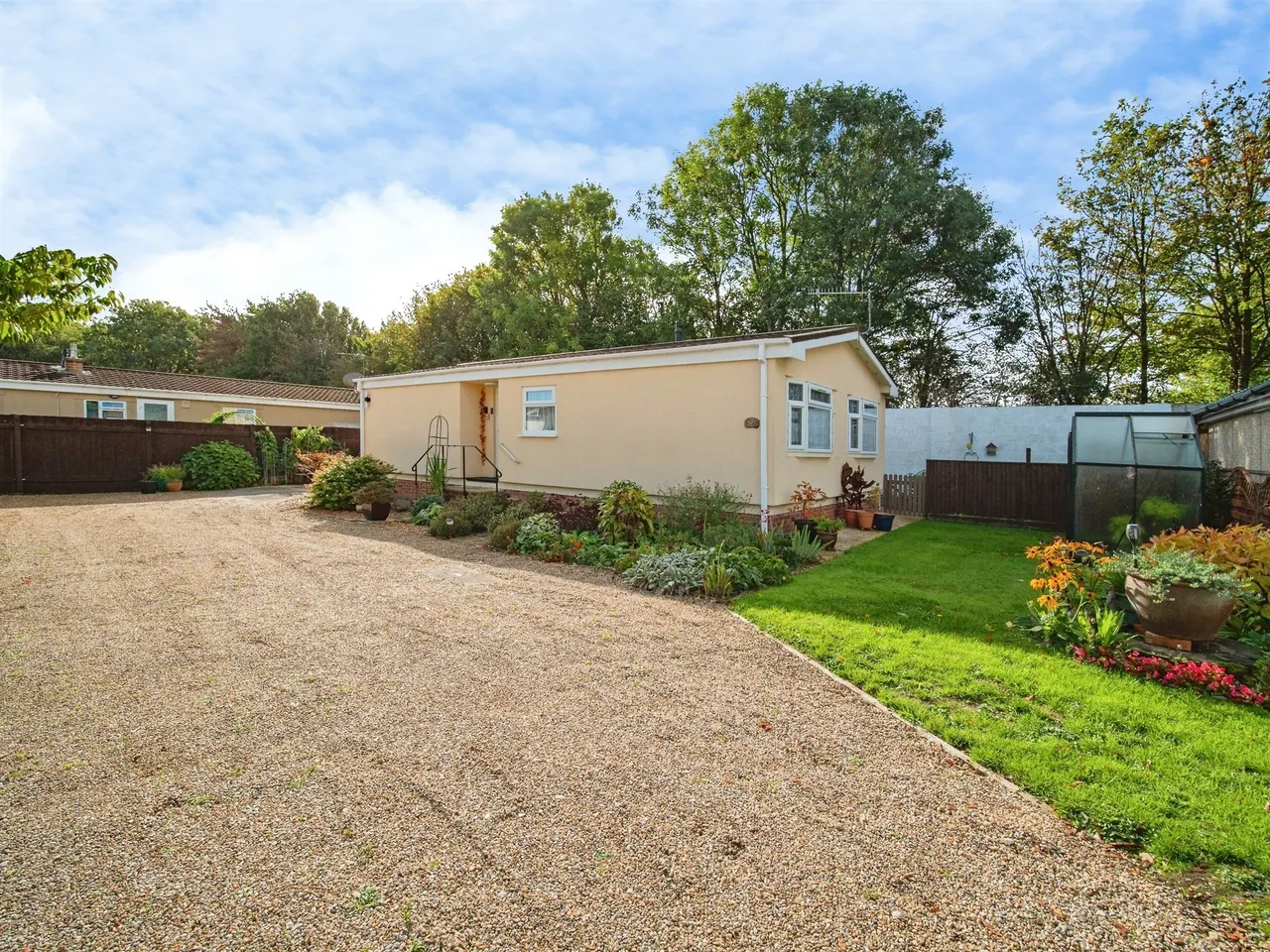 2 bed park home for sale, Oaklands Park, Crossways, DT2