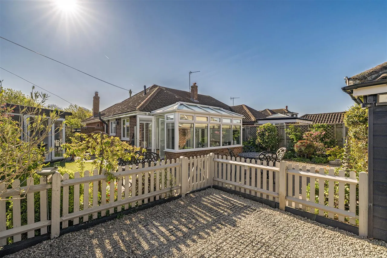Glenville Road, Rustington, photo 17
