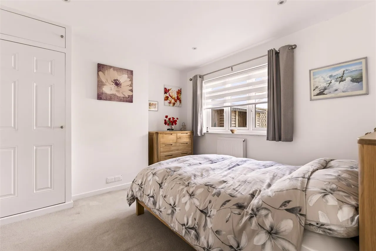 Glenville Road, Rustington, photo 10