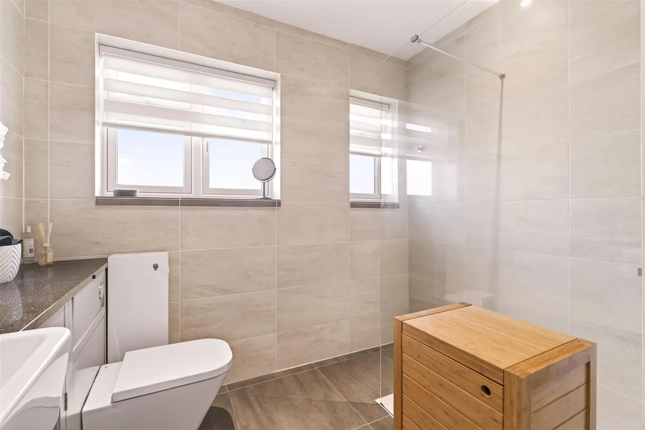 Glenville Road, Rustington, photo 21