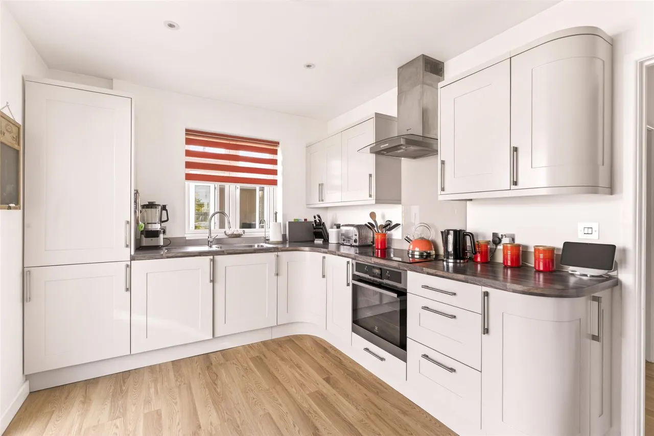 Glenville Road, Rustington, photo 5