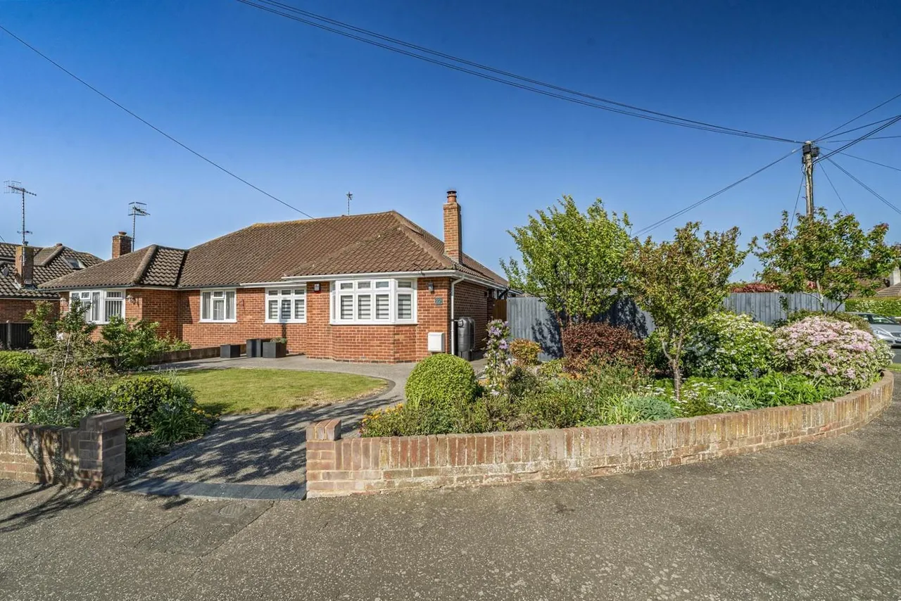 2 bed house for sale, Glenville Road, Rustington