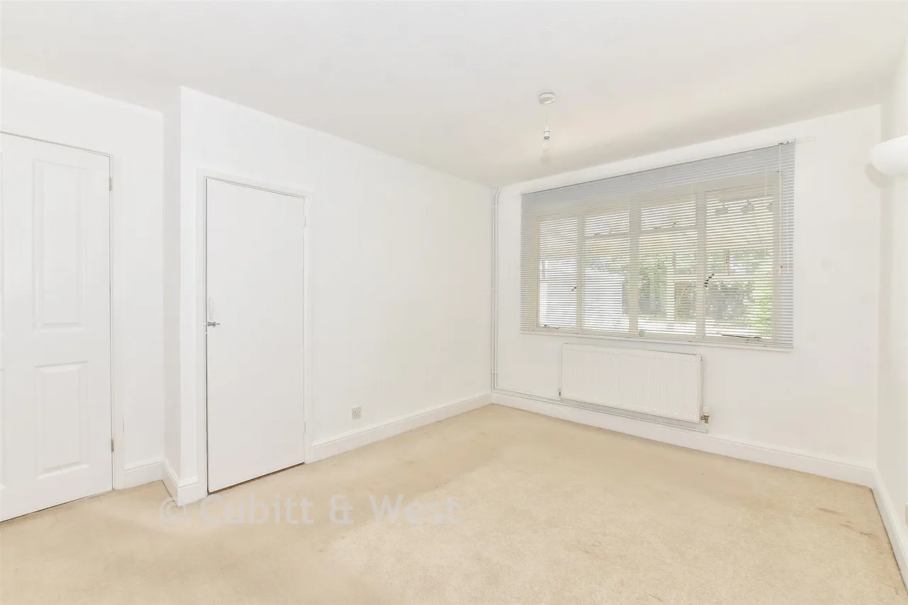 Willow Tree Avenue, Cowplain, PO8, photo 7