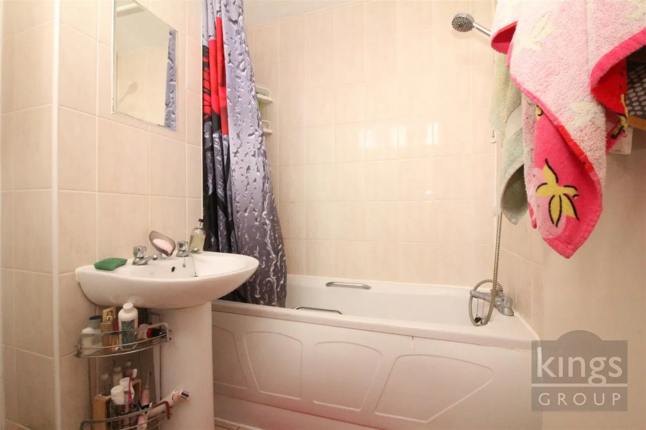 Brockles Mead, Harlow, photo 8