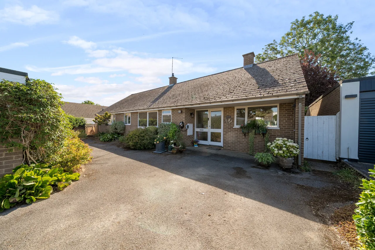 3 bed house for sale — Rudgeway, Evenley, NN13
