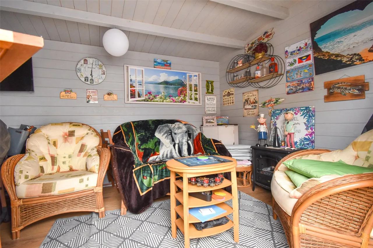 Ainger Close, Aldershot, Hampshire, GU12 4SS, photo 12