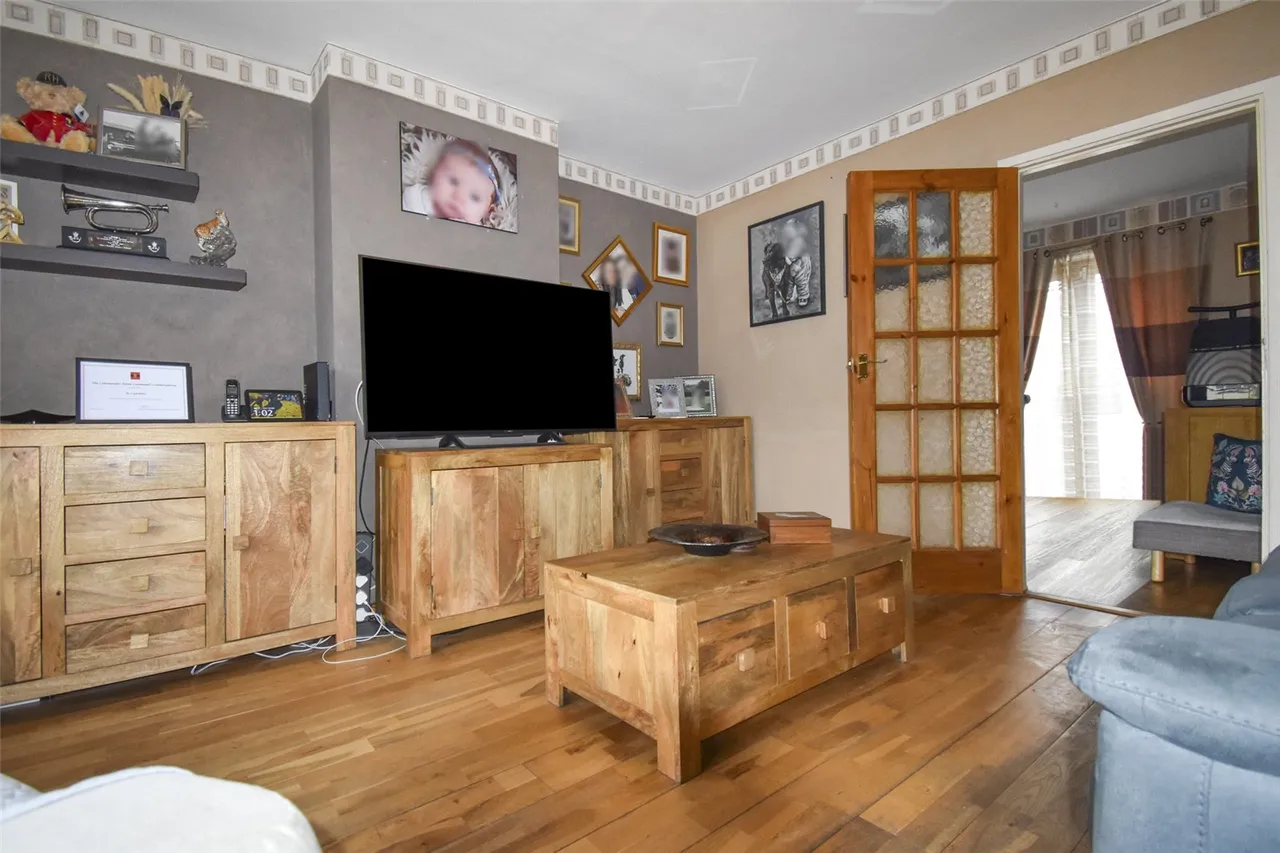 Ainger Close, Aldershot, Hampshire, GU12 4SS, photo 13