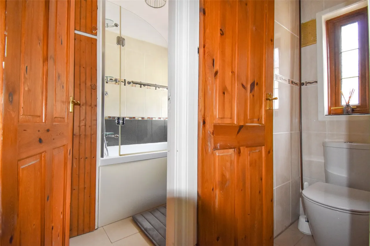 Ainger Close, Aldershot, Hampshire, GU12 4SS, photo 20