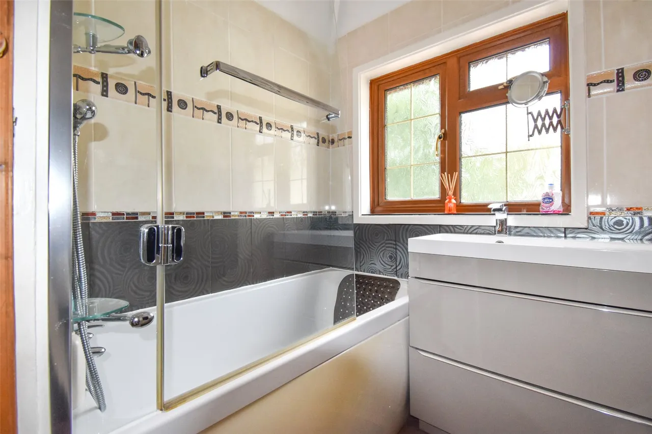 Ainger Close, Aldershot, Hampshire, GU12 4SS, photo 19