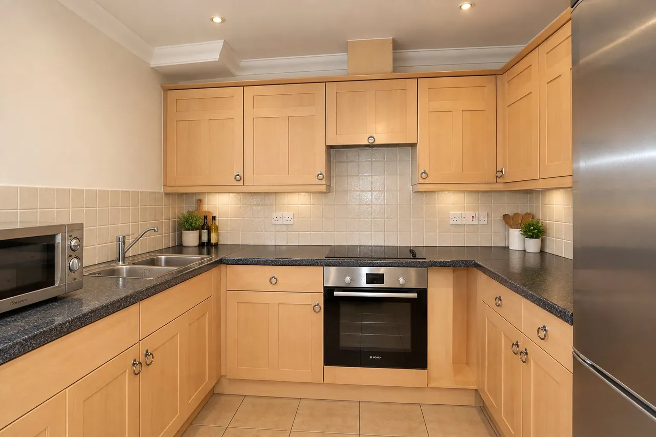 Heathside Crescent, Woking, GU22, photo 4