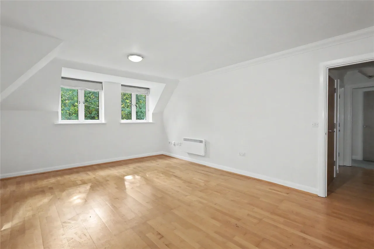 Heathside Crescent, Woking, GU22, photo 5