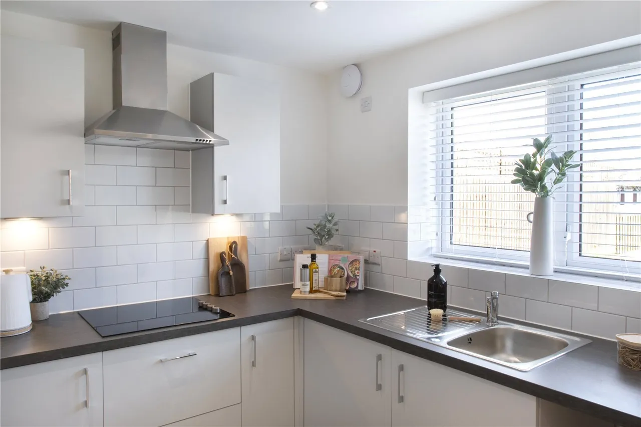 2 bed flat for sale, High Street, Staplehurst, TN12