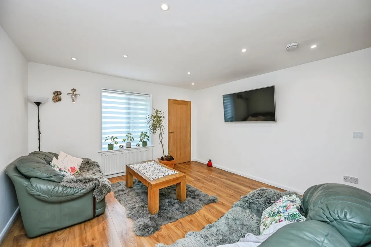 Hillary Drive, Liverpool, L23, photo 3