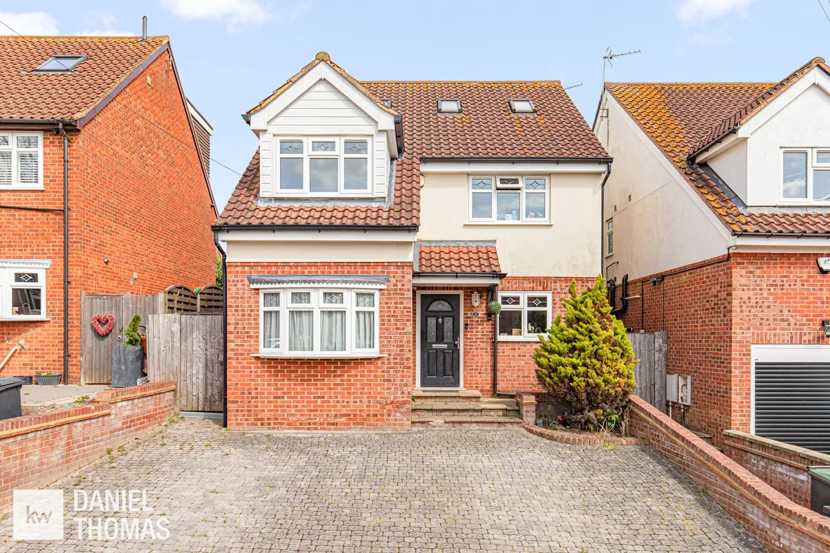 4 bed house for sale, Daniel Thomas, Edward Court, EN9