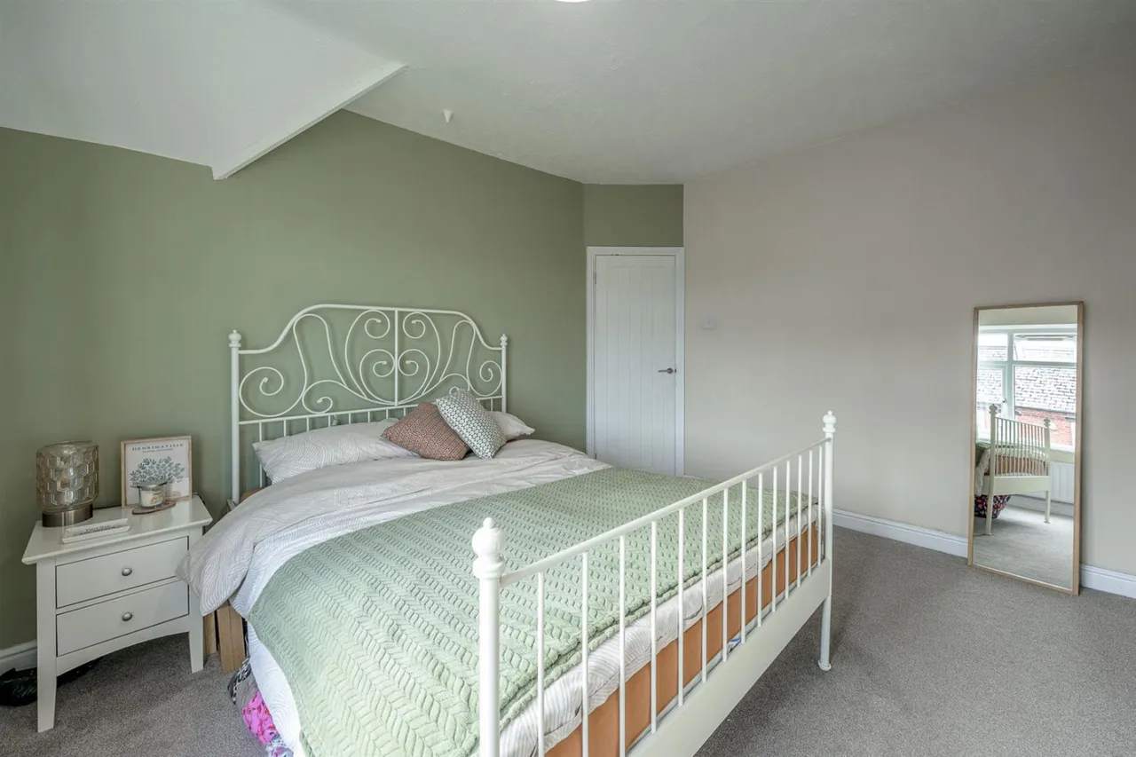 Siviters Lane, Rowley Regis, B65, photo 16