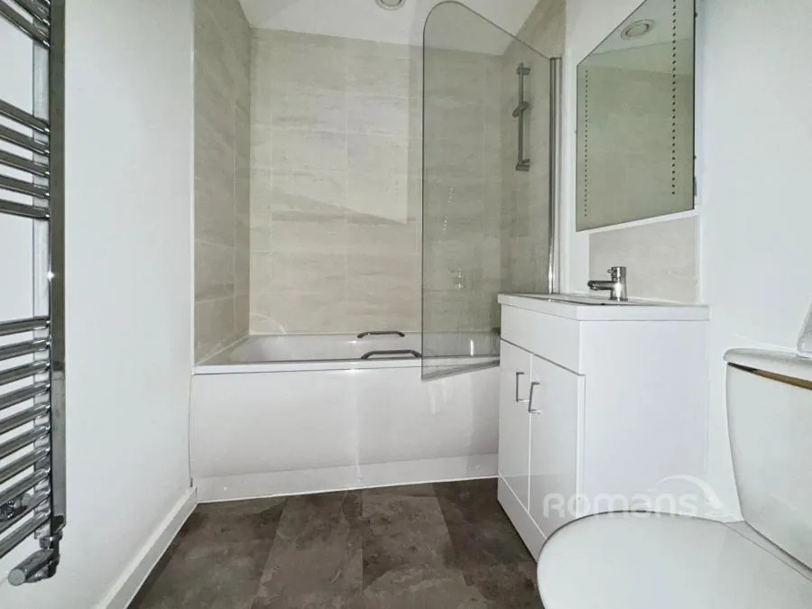 Wella Road, Basingstoke, RG22, photo 5
