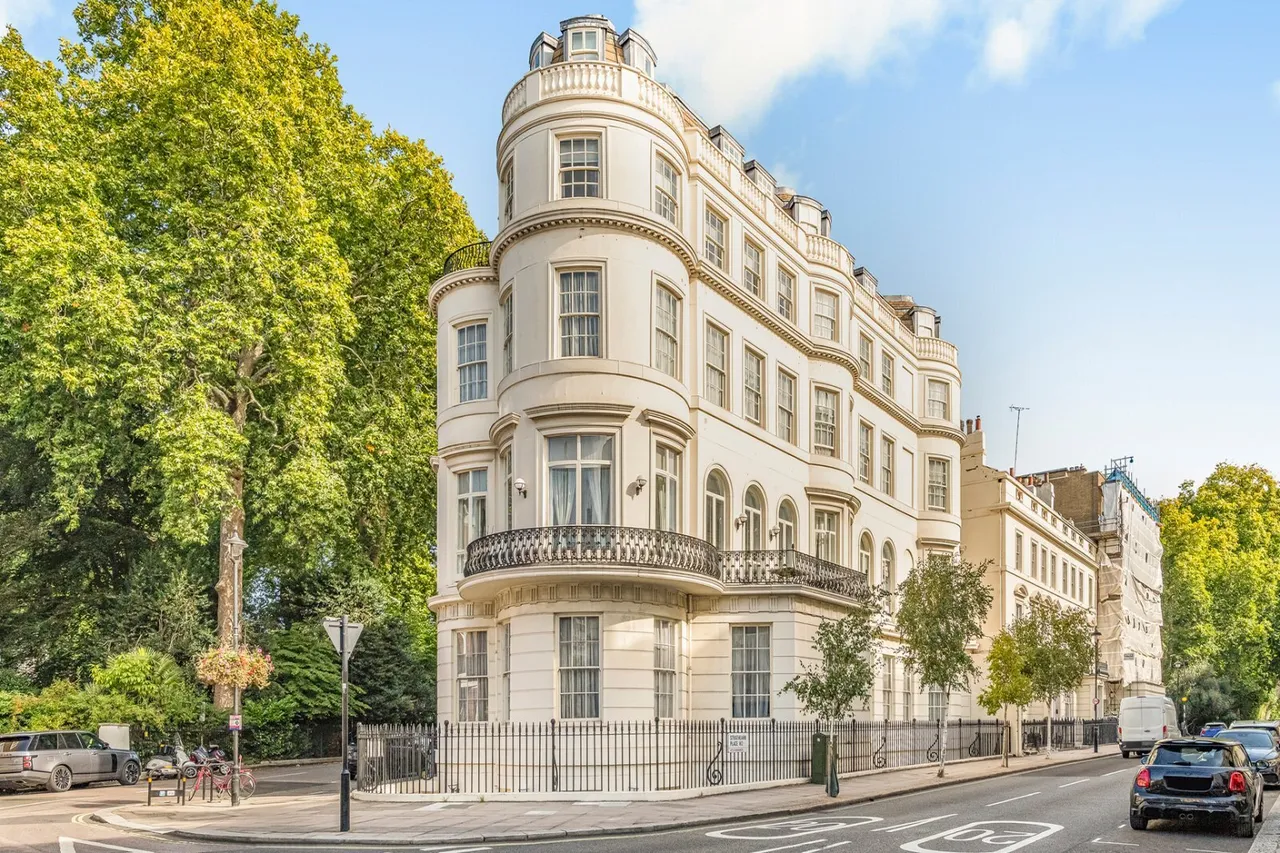 Gloucester Square, London, W2, photo 6