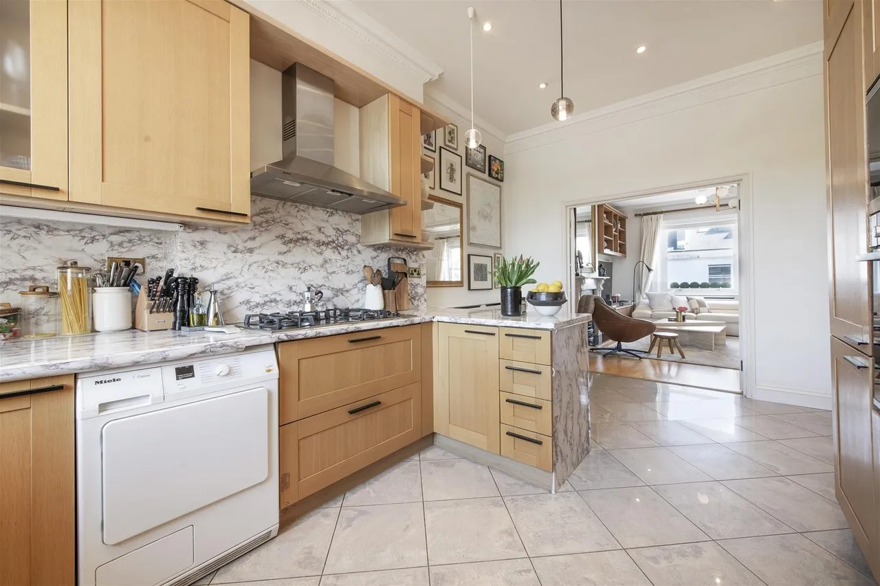 Belsize Square, London NW3 4HU, photo 17