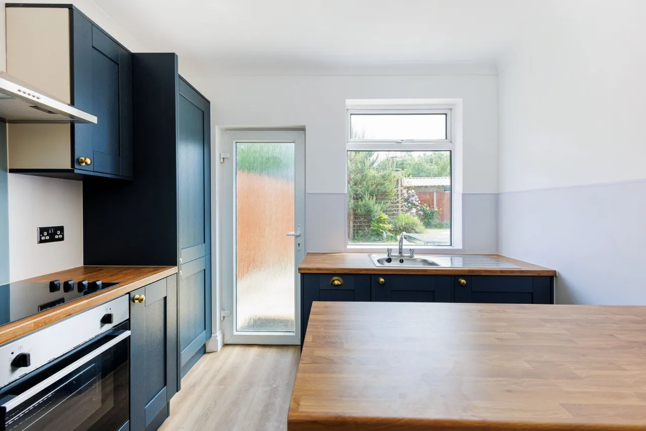 Church Road, Windlesham, Surrey, GU20 6BH, photo 5
