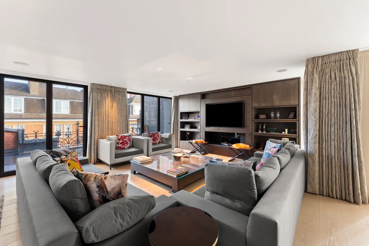 The Penthouse, Prince Edward Mansions, Notting Hill, London, photo 2