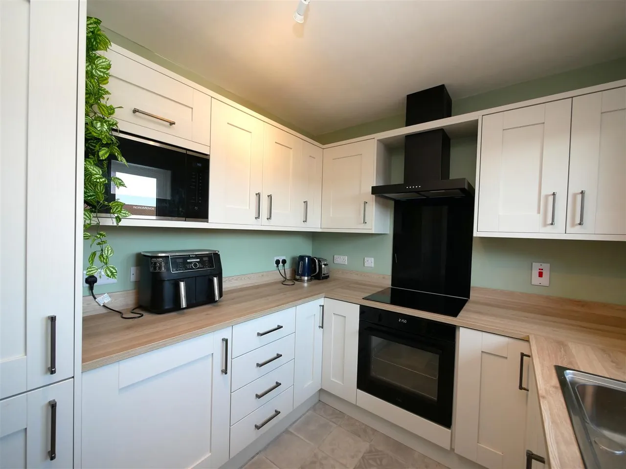 Drumkeen Court, Upper Galwally, BT8, photo 11