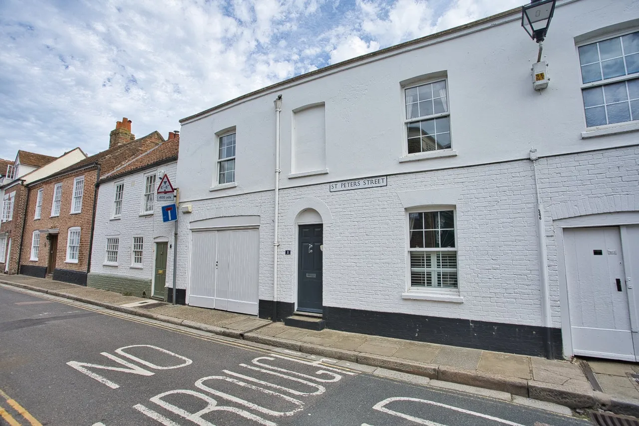 3 bed house for sale, St. Peters Street, Sandwich, CT13