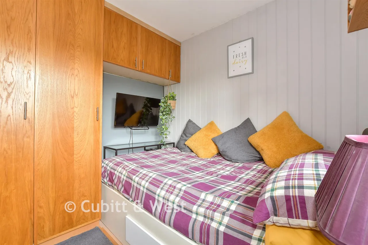 Singleton Road, Broadbridge Heath, RH12, photo 14