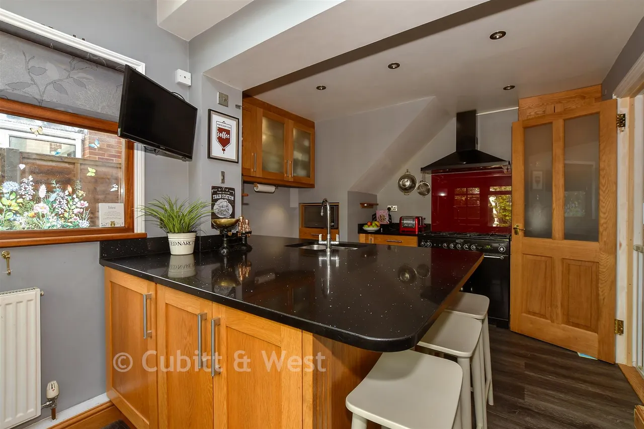 Singleton Road, Broadbridge Heath, RH12, photo 5