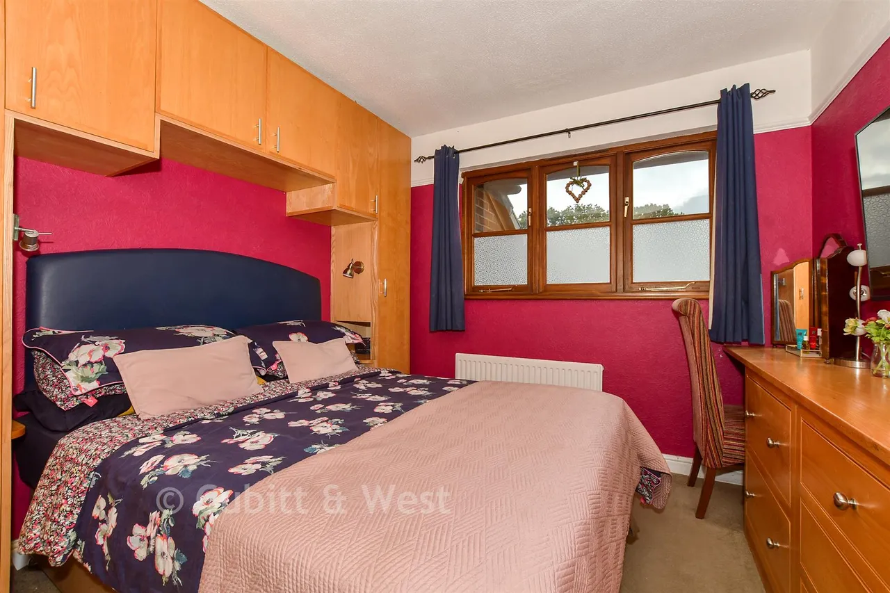 Singleton Road, Broadbridge Heath, RH12, photo 12