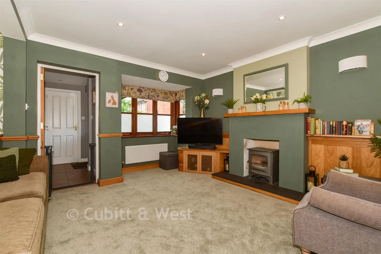 Singleton Road, Broadbridge Heath, RH12, photo 2