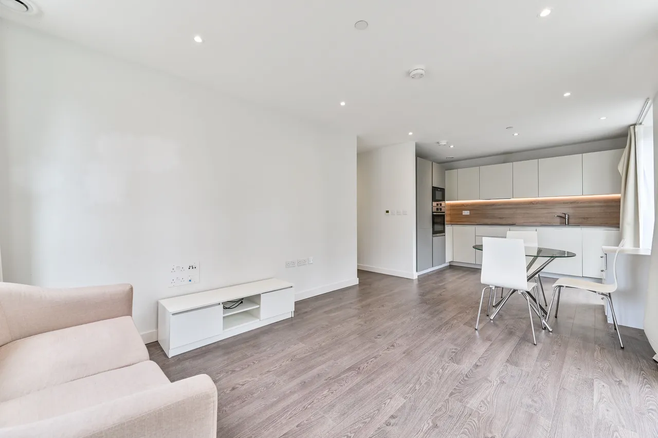 Flat 4, Sandpiper Building, 44 Newnton Close, London, photo 5