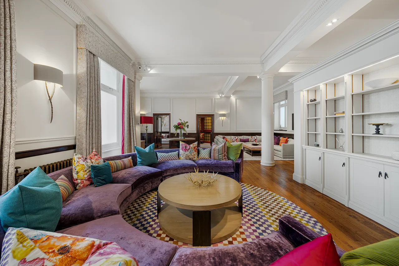 Bayswater Road, Hyde Park, W2, photo 19