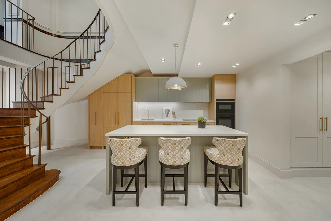 Bayswater Road, Hyde Park, W2, photo 4