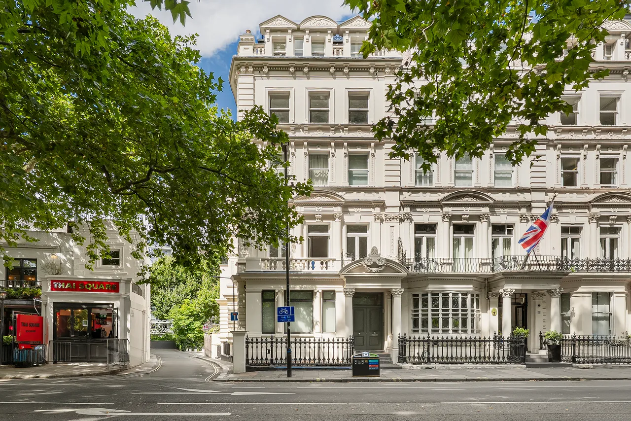 Bayswater Road, Hyde Park, W2, photo 15